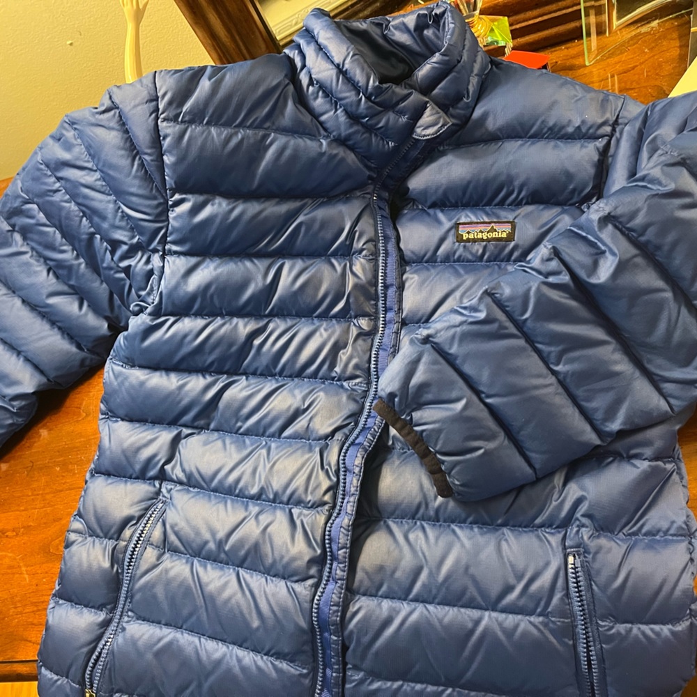 Boys size L (12) Patagonia down sweater royal blue jacket